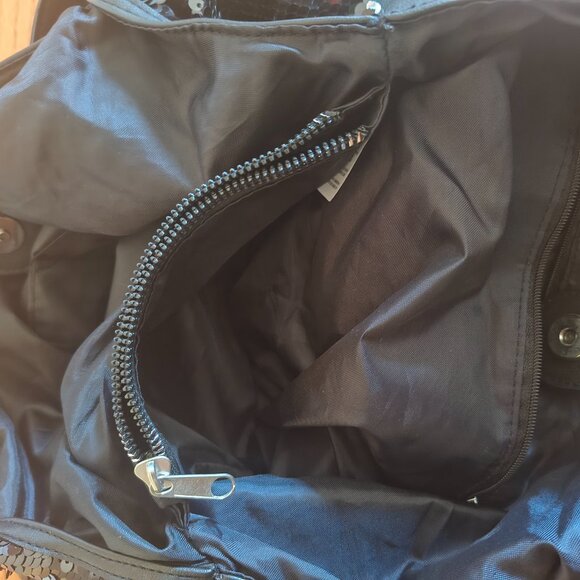 Back and silver handbag - Picture 3 of 6